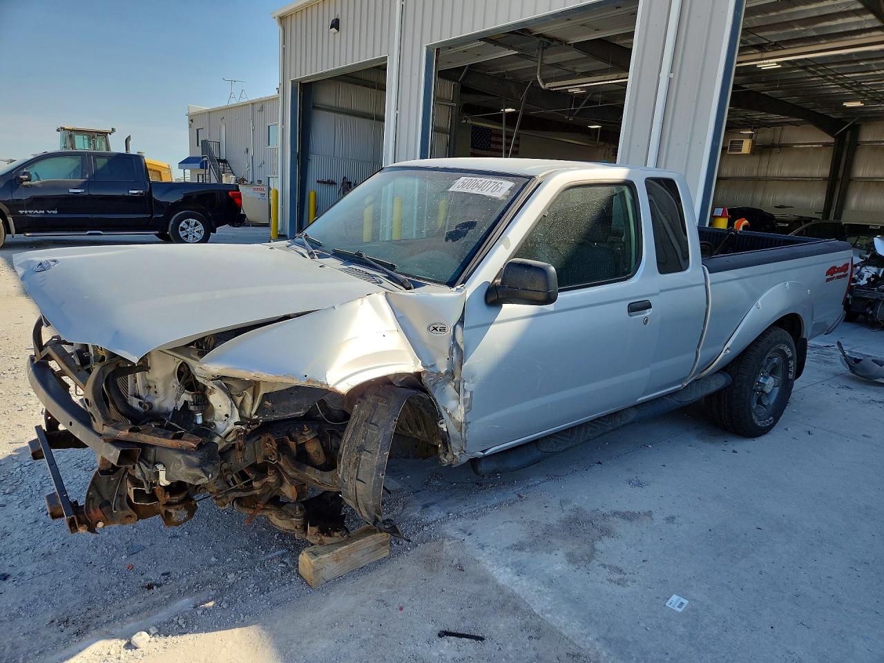 Salvage Nissan Frontier Image