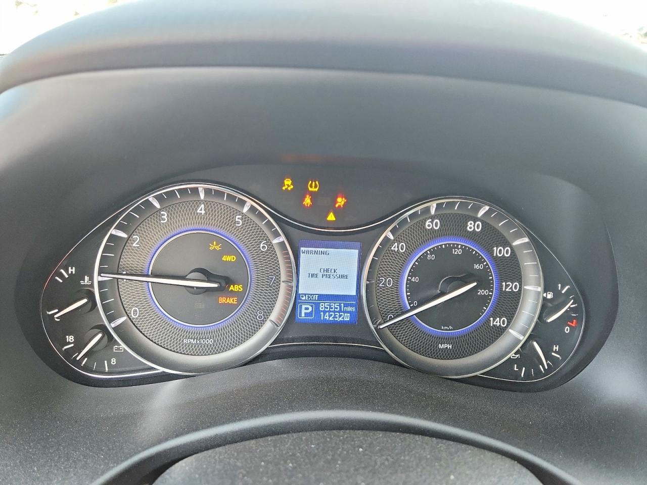 INFINITI Qx Luxe