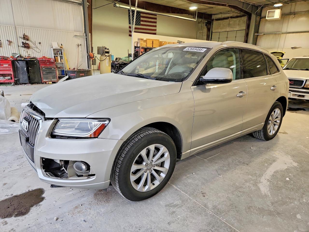 Salvage Audi Q5 Image