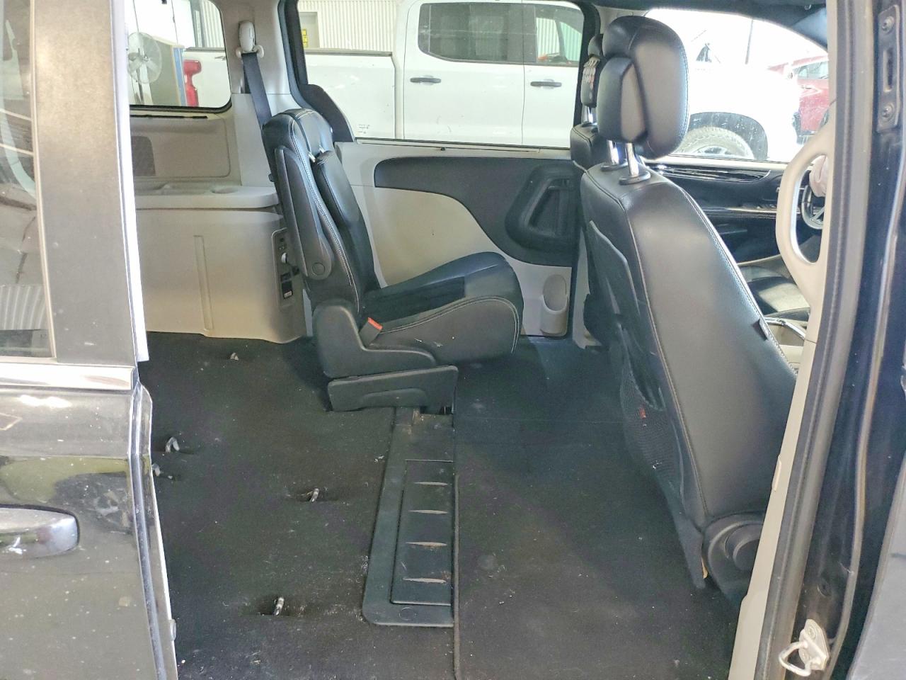 Dodge Caravan Sxt