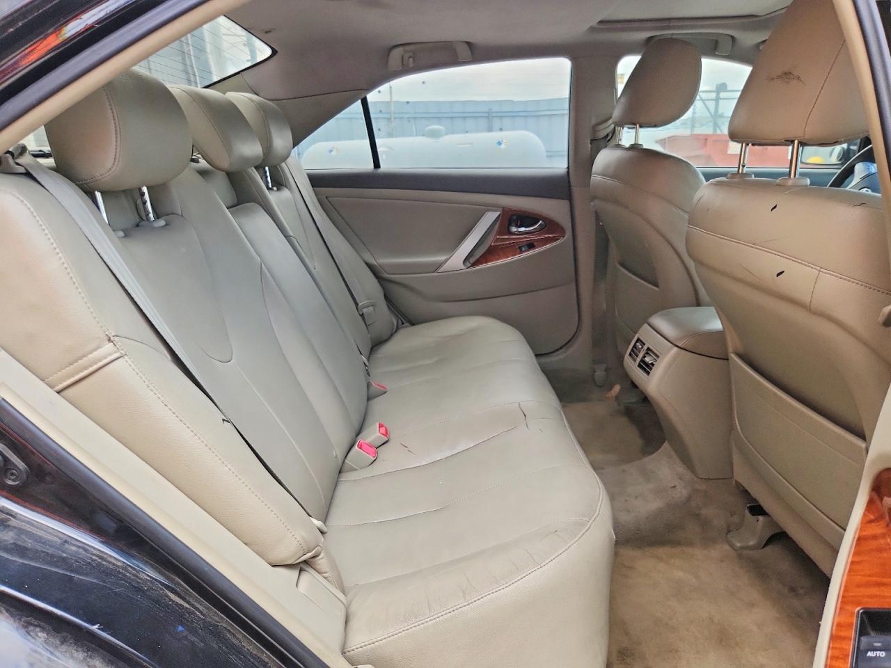 Toyota Camry Xle V6