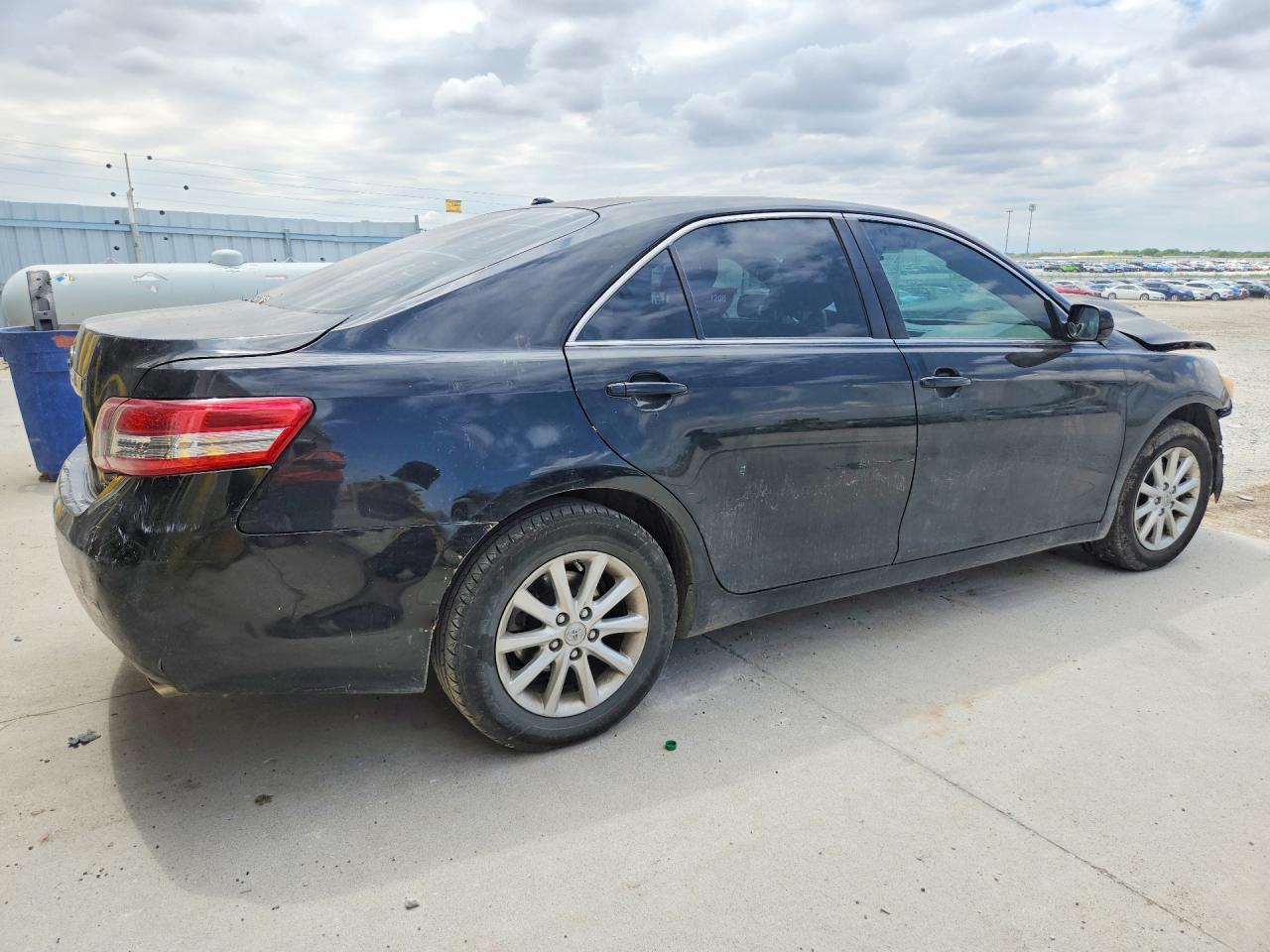 Toyota Camry Xle V6