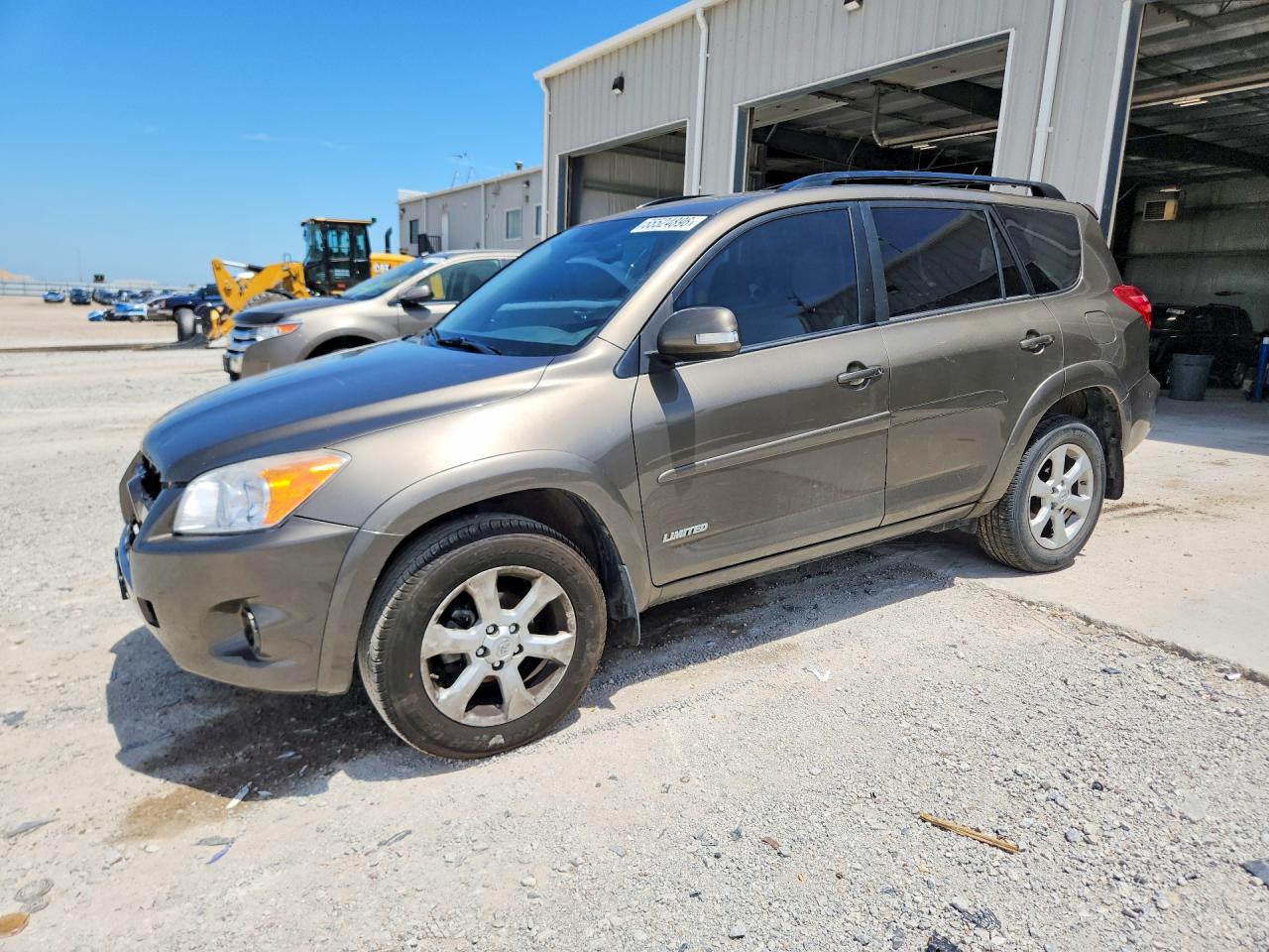 Salvage Toyota RAV4 Image