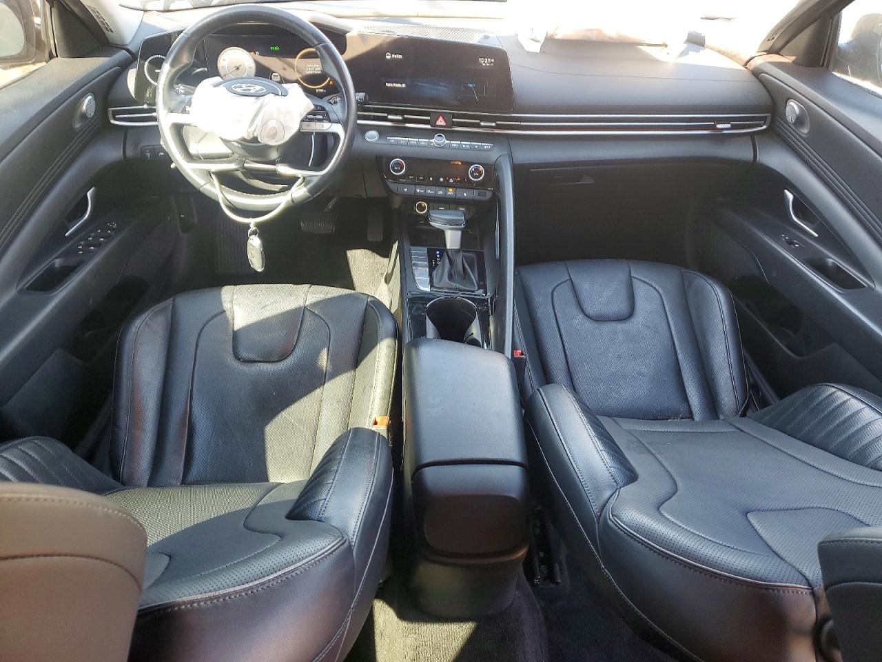 Hyundai ELANTRA Limited