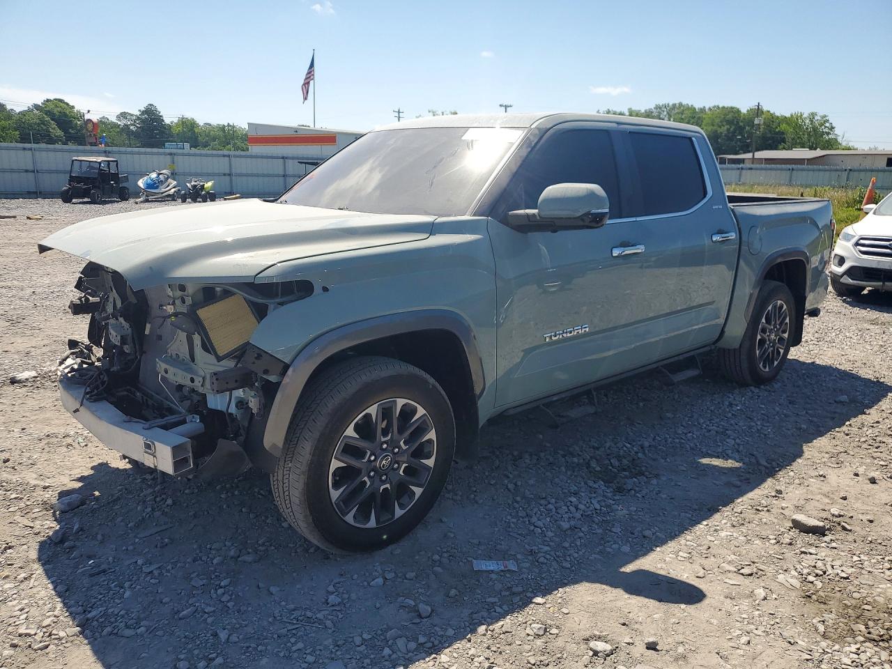 Salvage Toyota Tundra Image