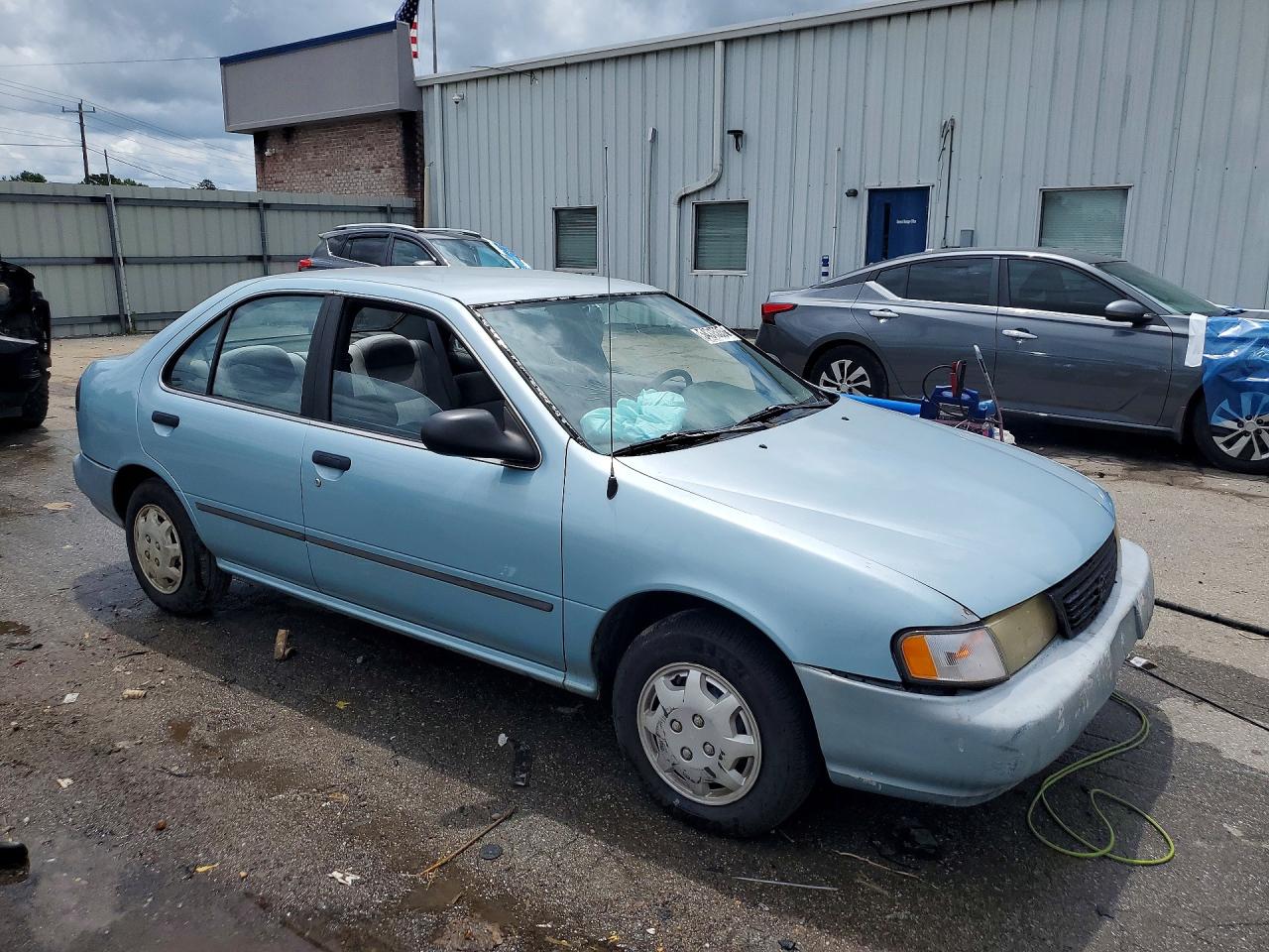 Nissan Sentra Base