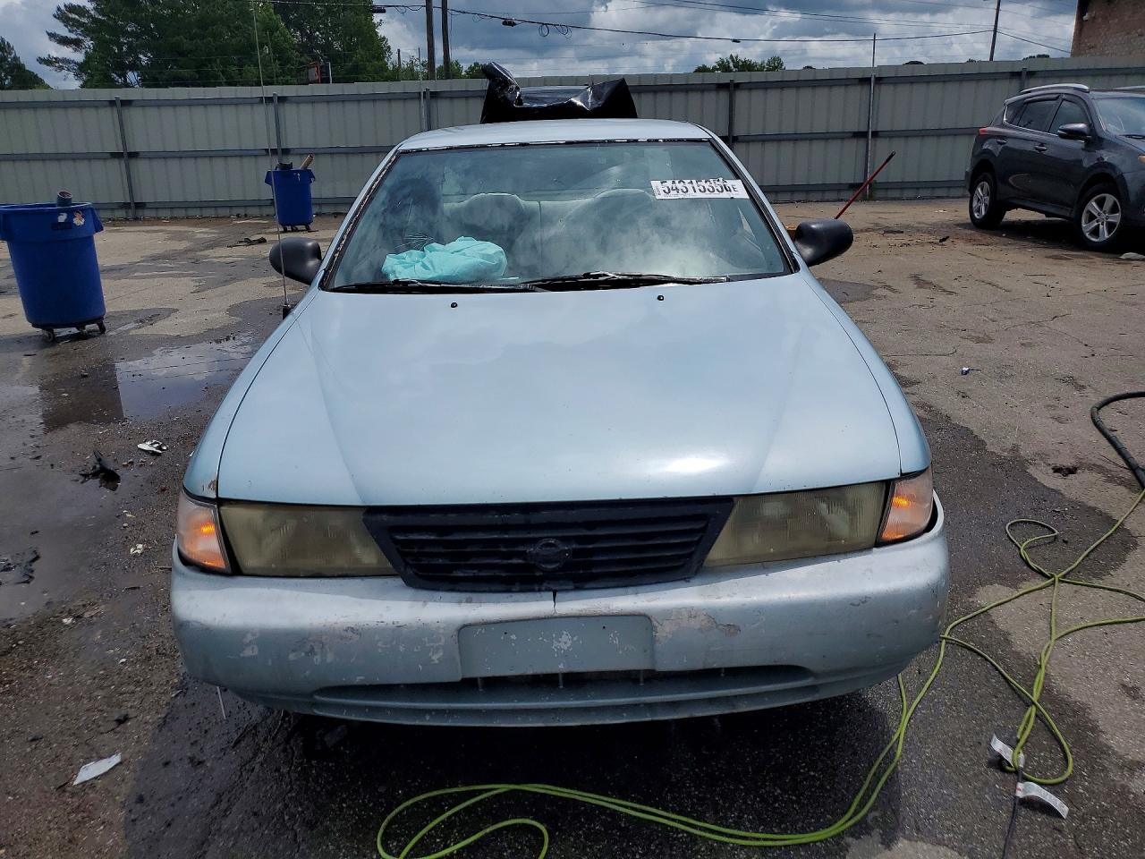 Nissan Sentra Base