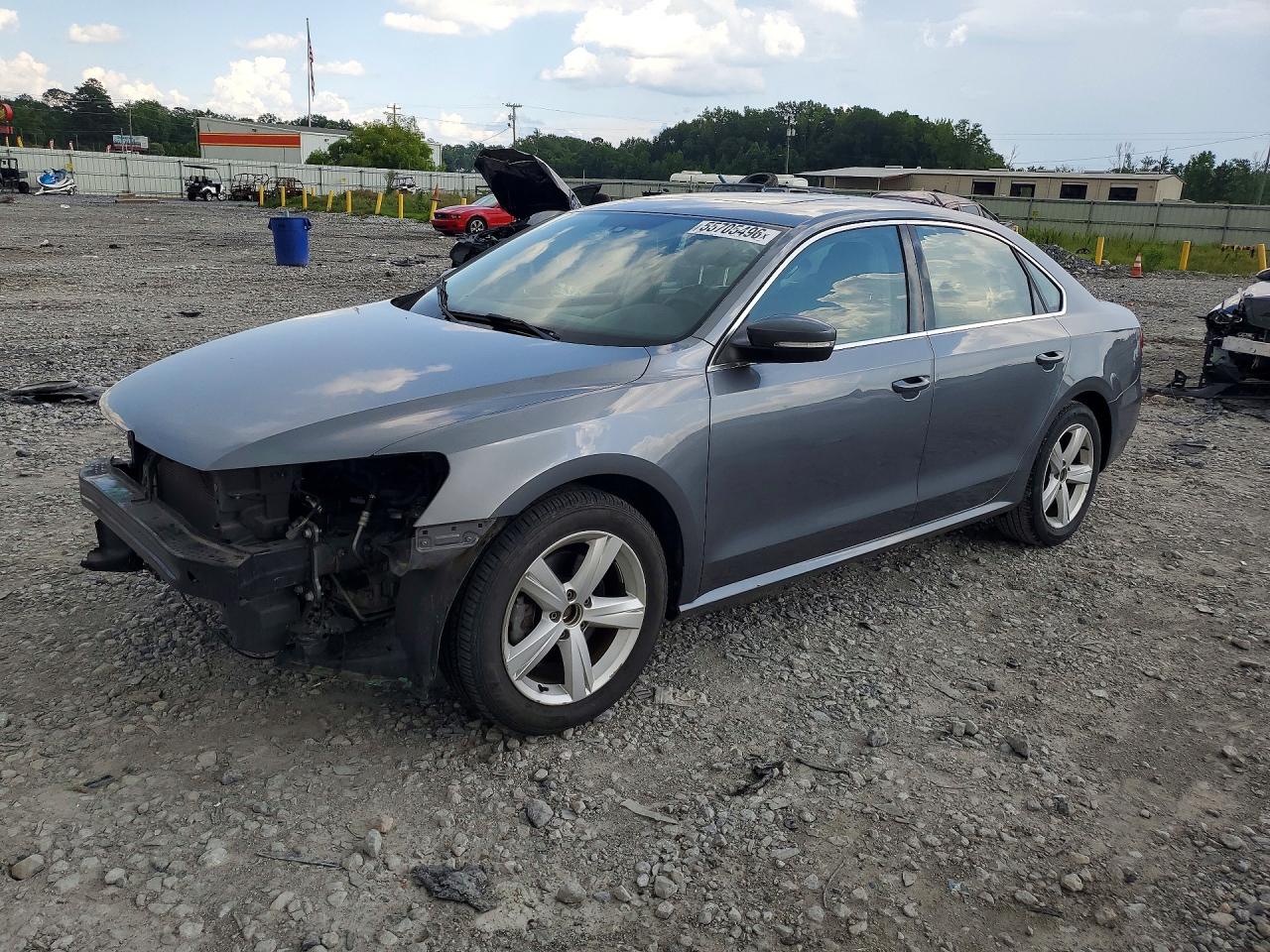 Salvage Volkswagen Passat Image