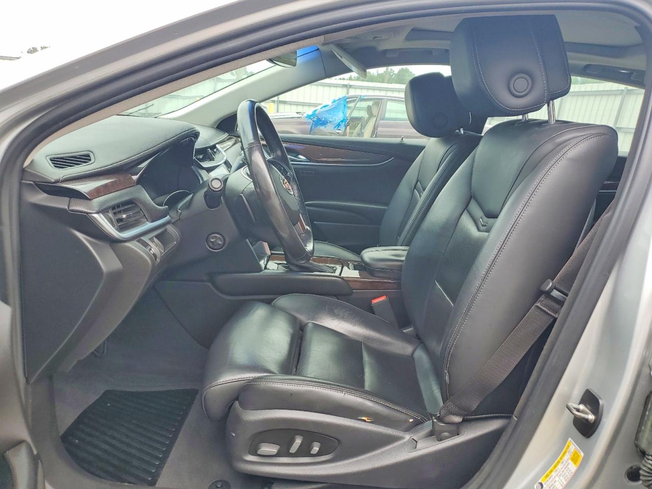 Cadillac XTS Luxury Collection
