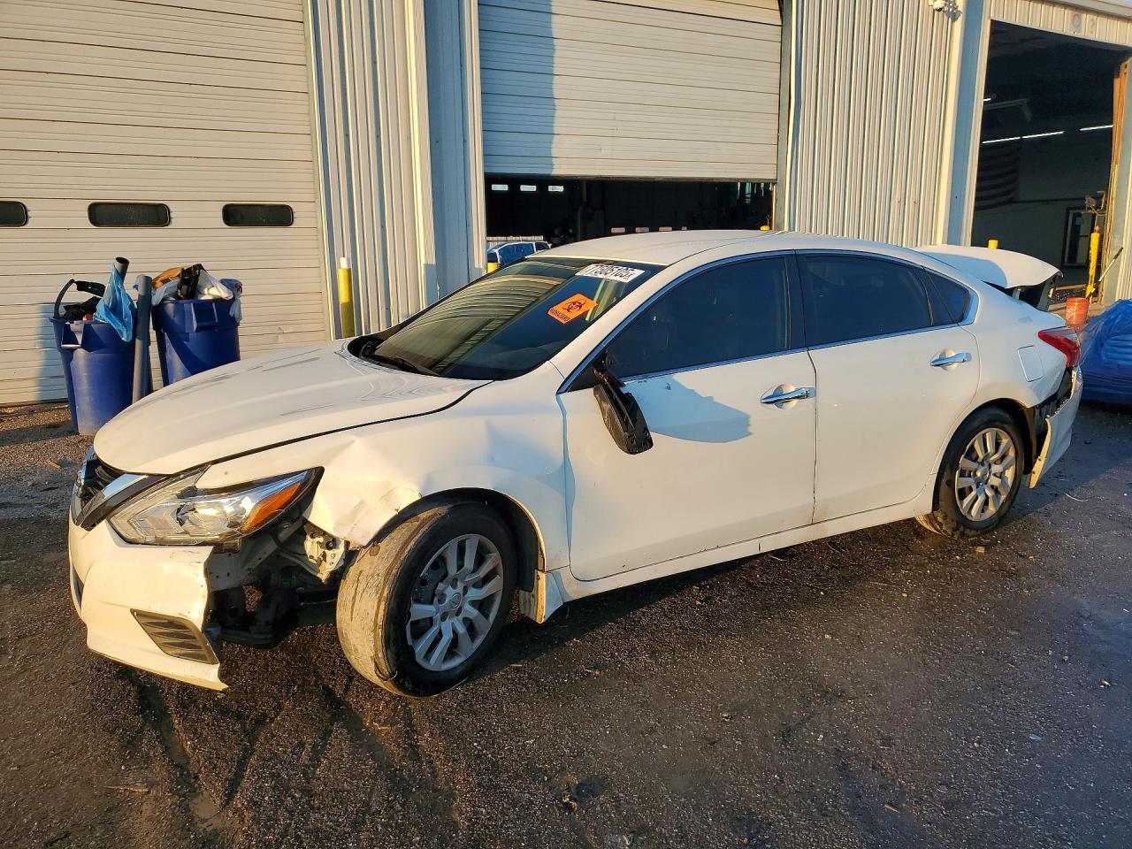 Salvage Nissan Altima Image