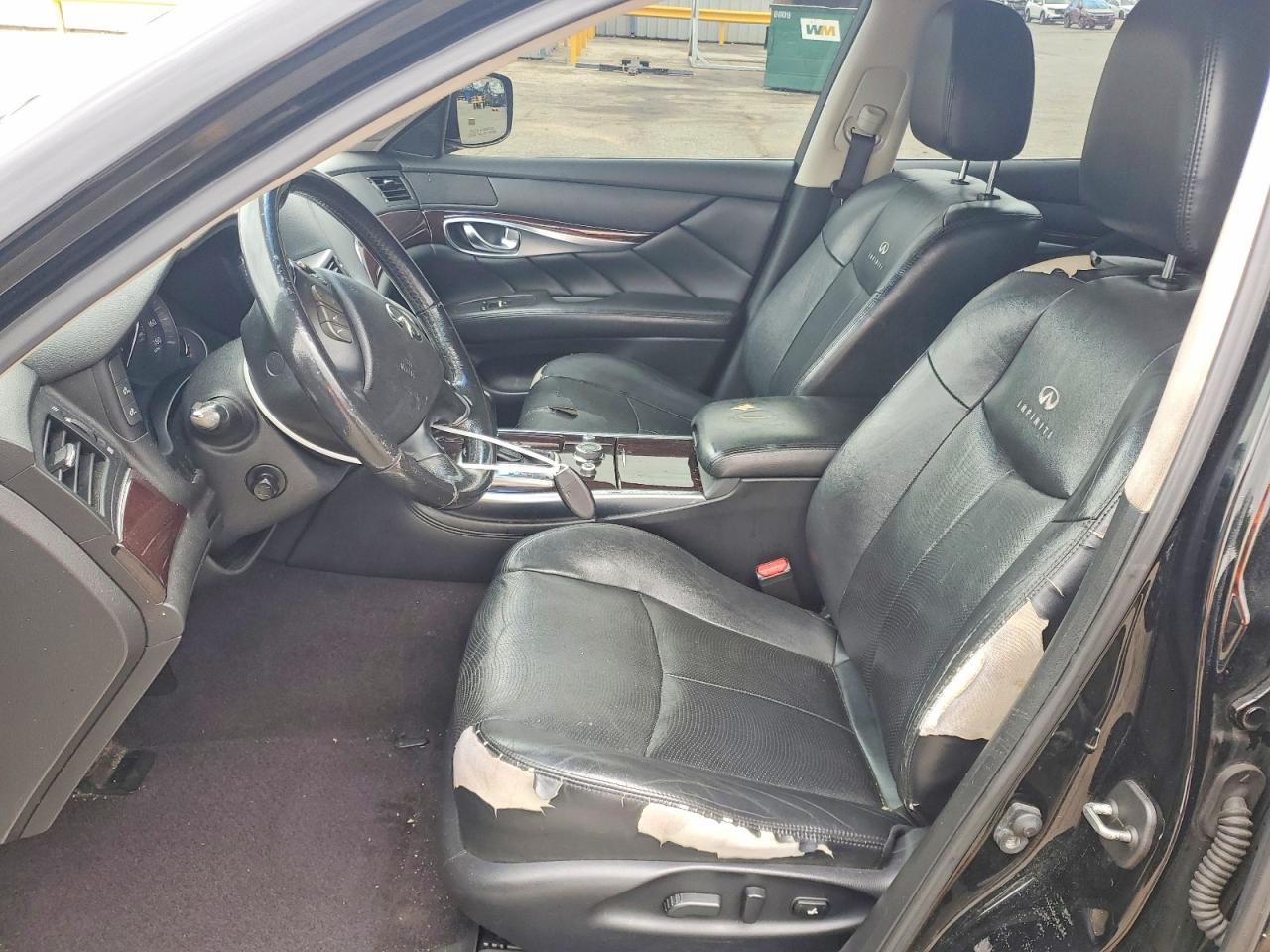 INFINITI Q70 3.7