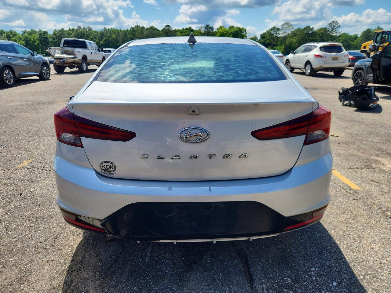 Hyundai ELANTRA Sel
