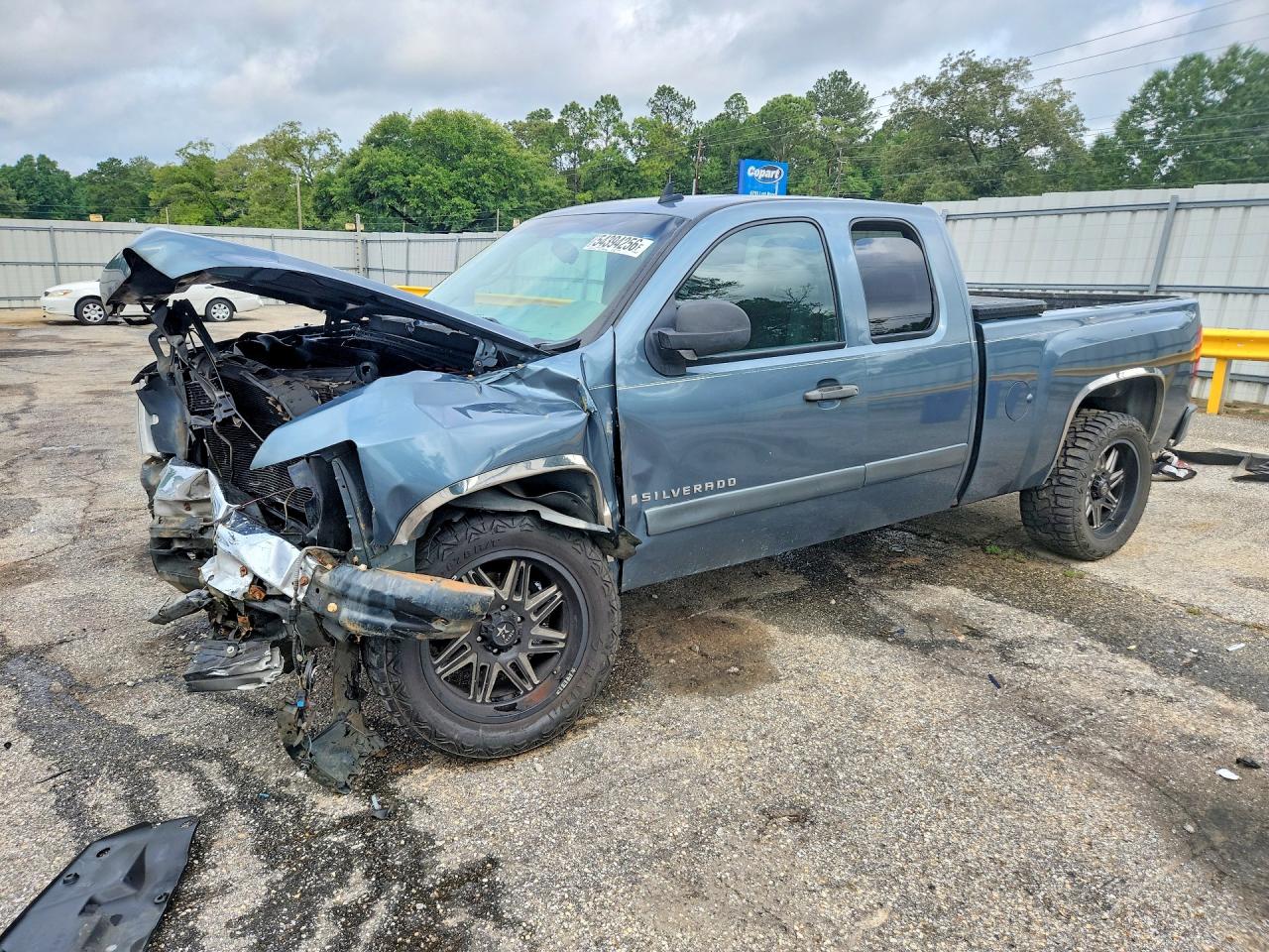Salvage Chevrolet Silverado Image