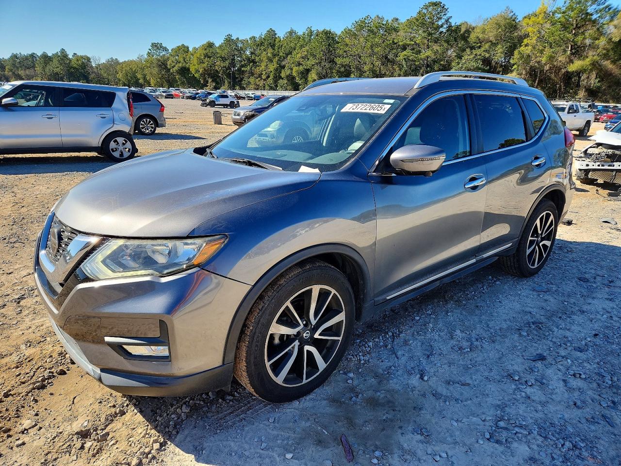 Salvage Nissan Rogue Image
