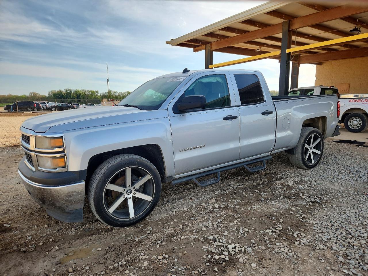 Salvage Chevrolet Silverado Image
