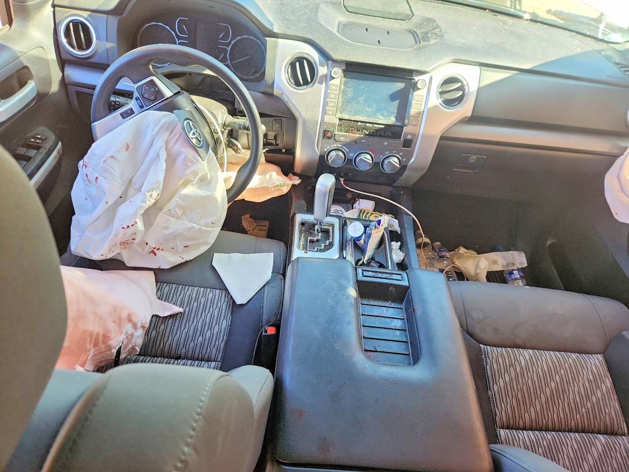 Toyota Tundra Crewmax Sr5