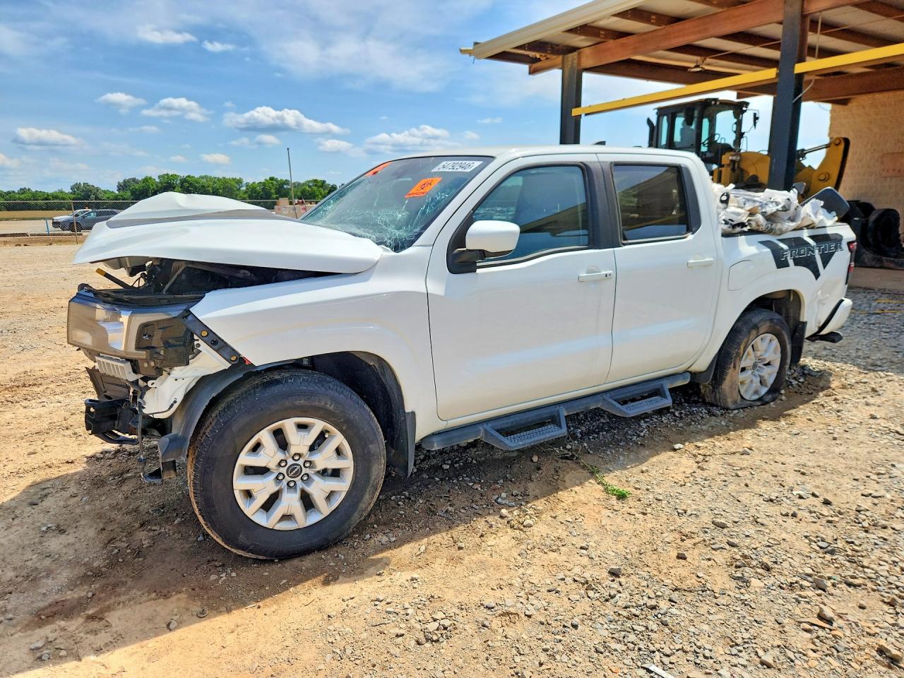 Salvage Nissan Frontier Image