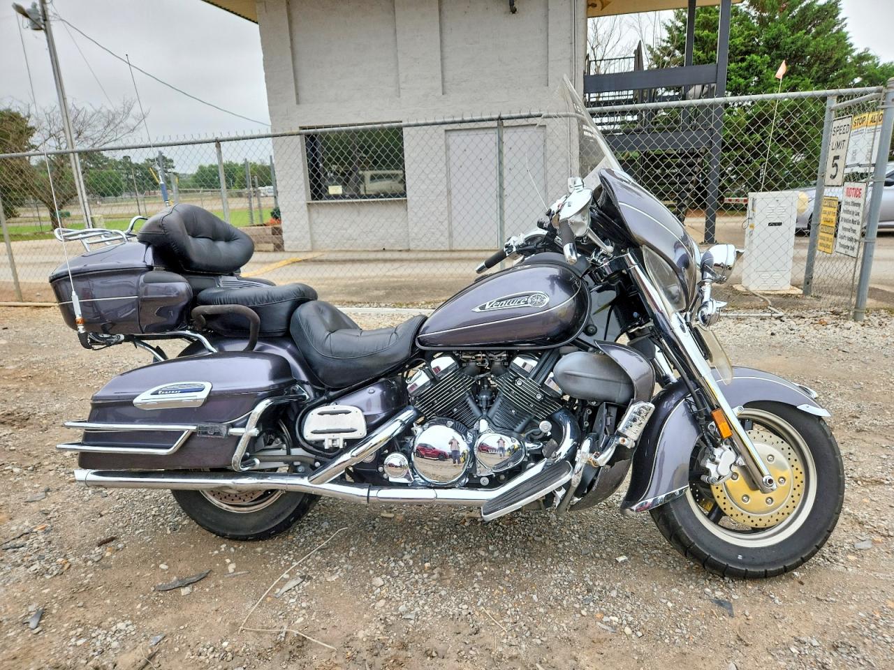 Salvage Yamaha Xvz Image