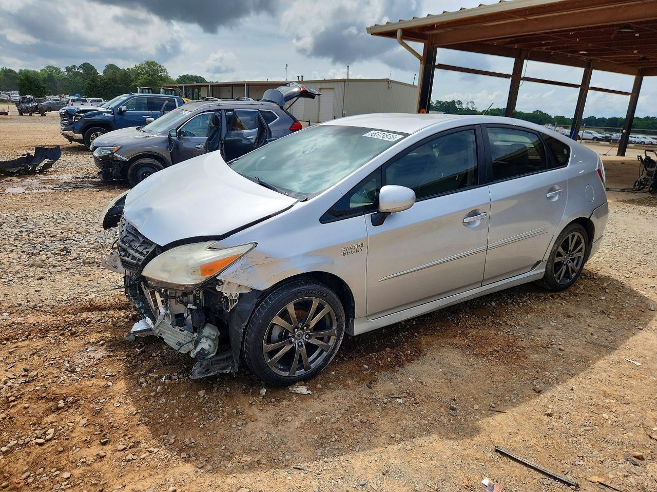 Salvage Toyota Prius Image