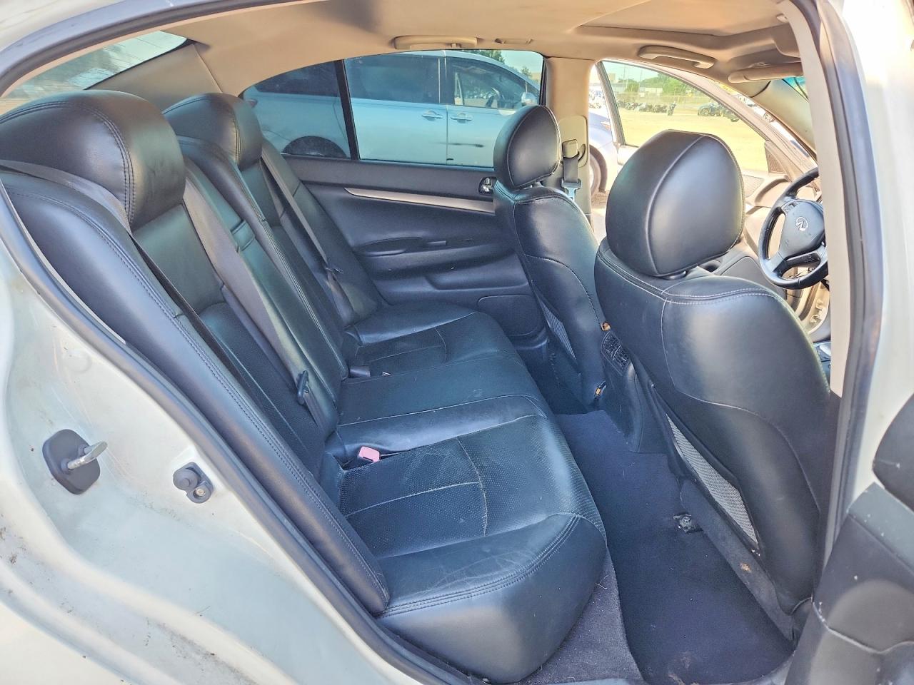 INFINITI G37 X