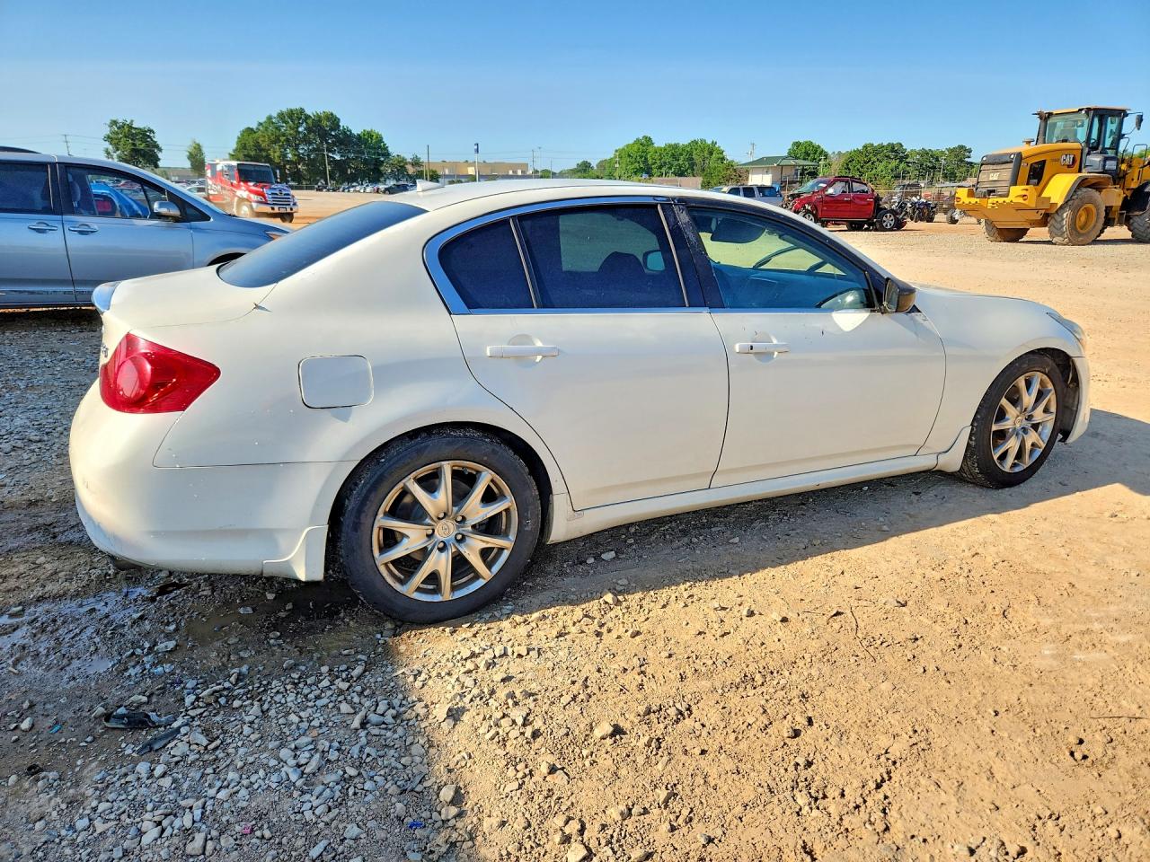 INFINITI G37 X