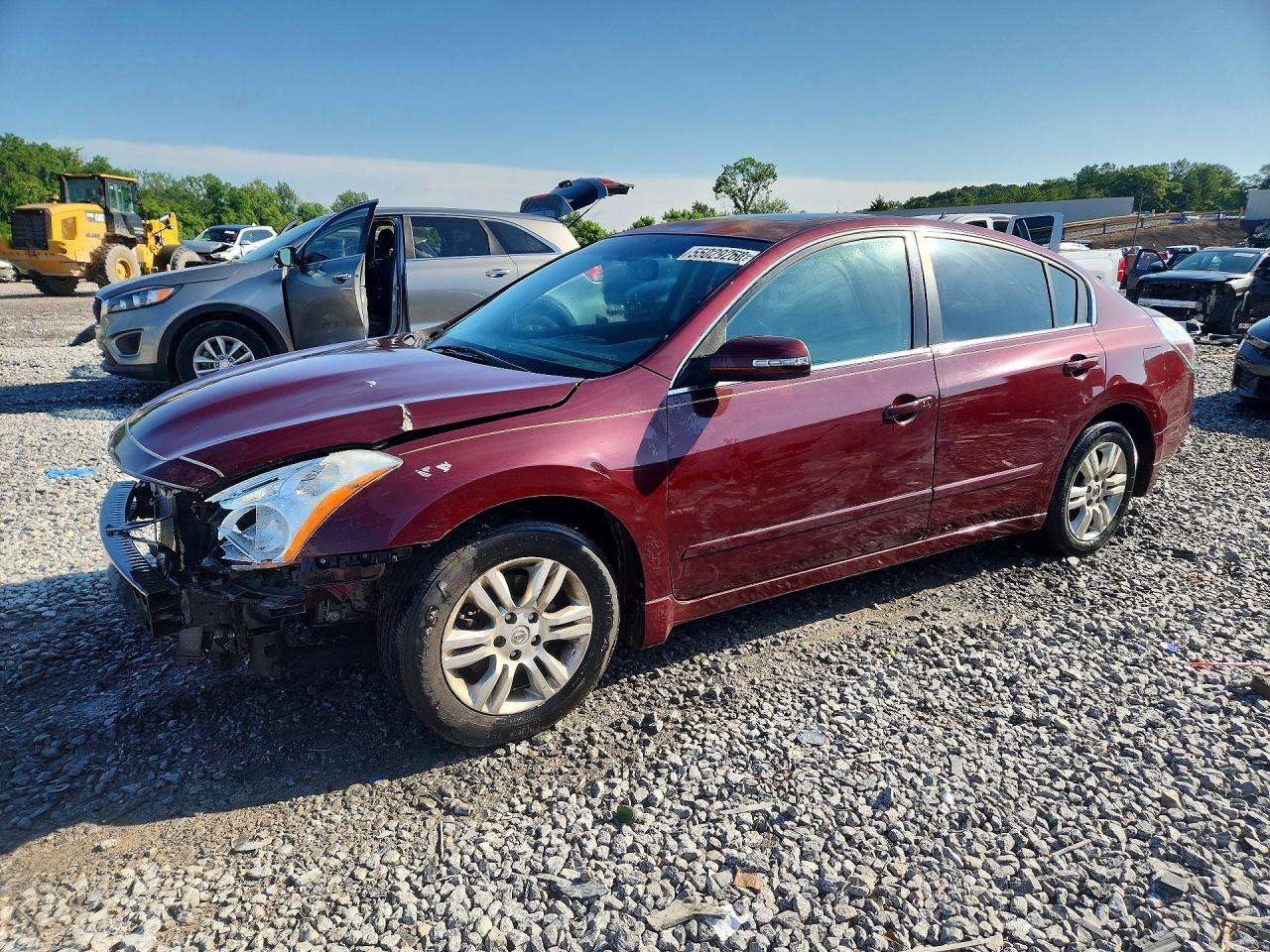 Salvage Nissan Altima Image