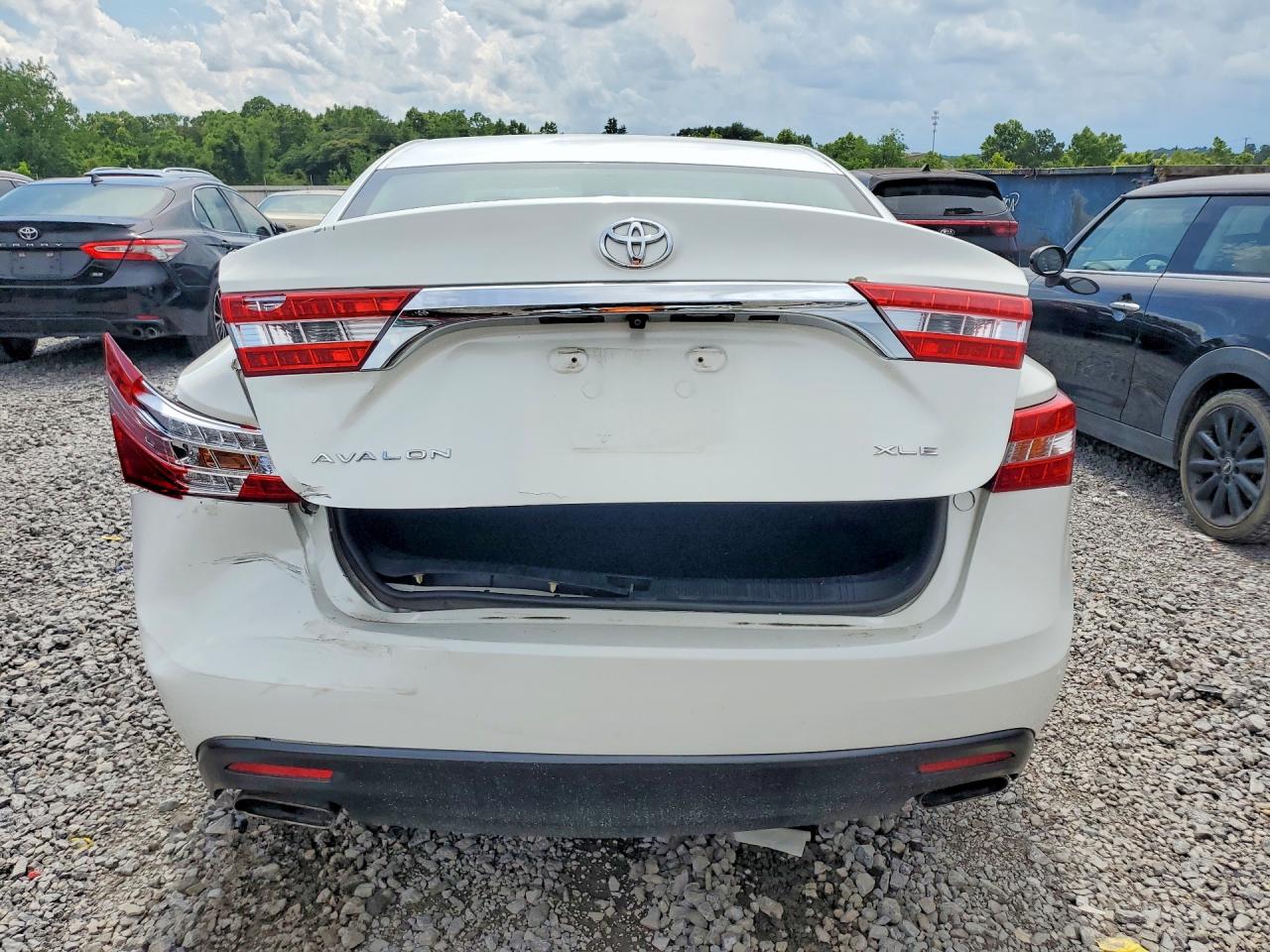 Toyota Avalon Xle