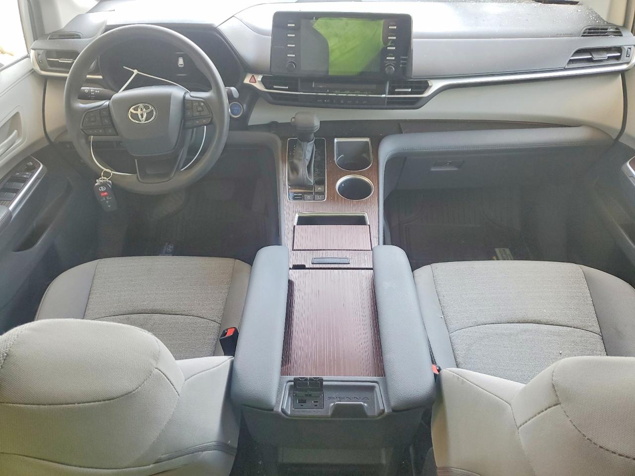 Toyota Sienna Le