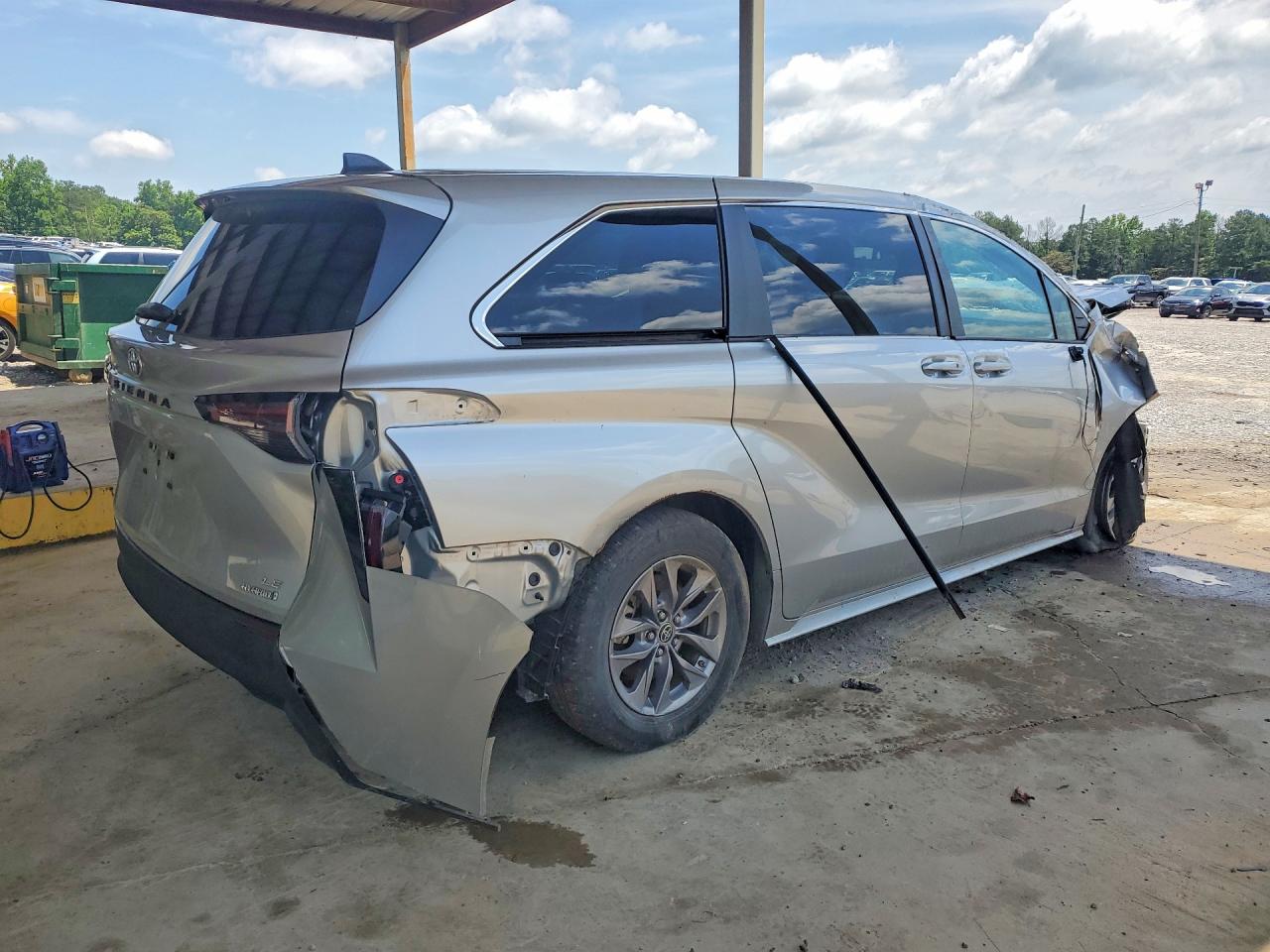 Toyota Sienna Le