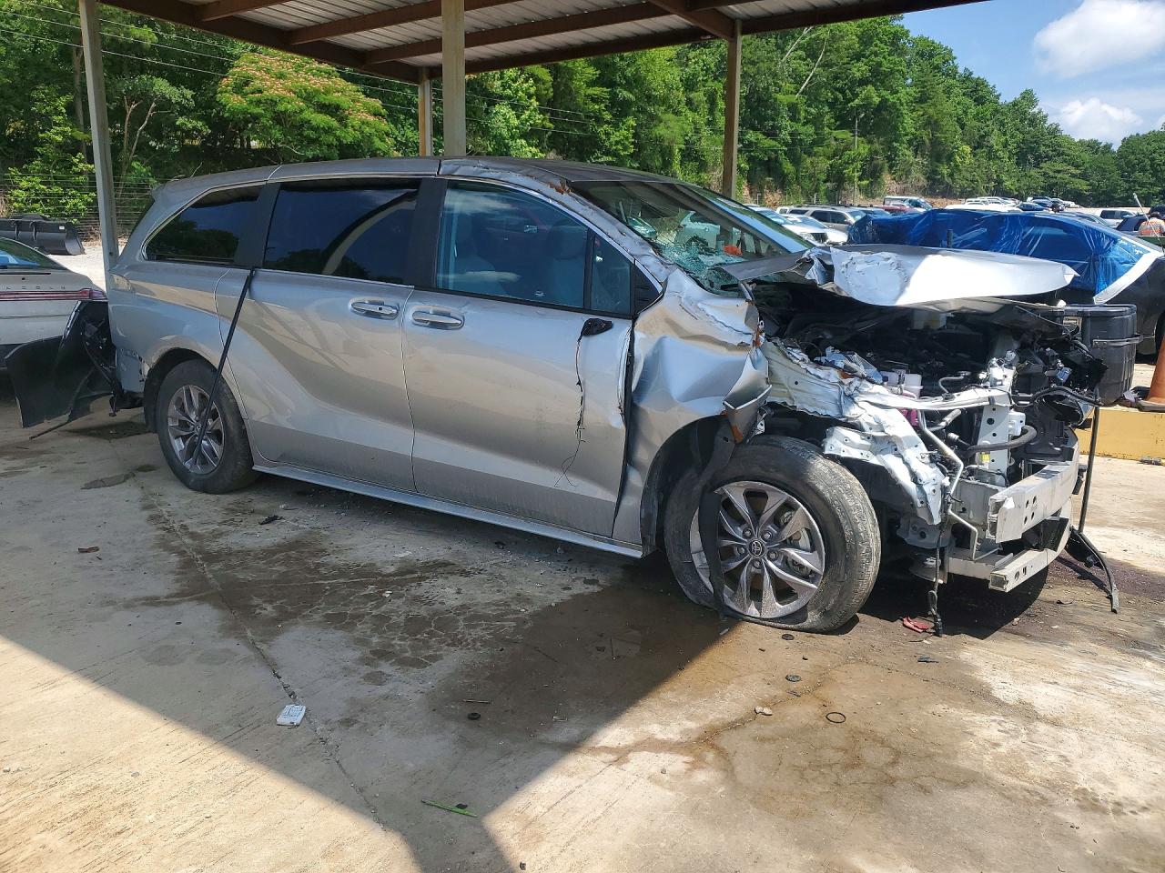 Toyota Sienna Le