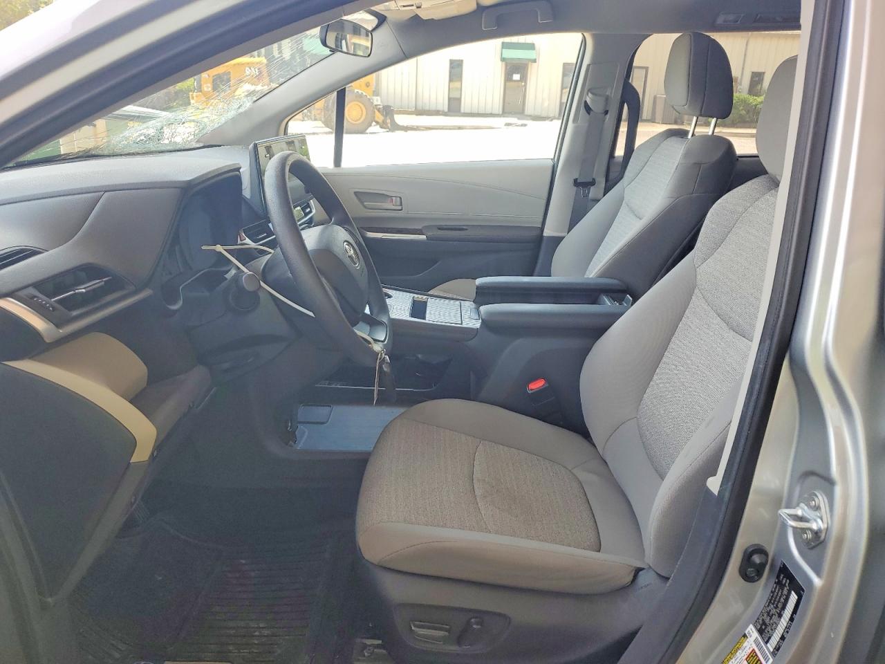 Toyota Sienna Le