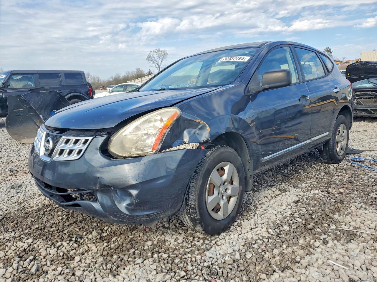 Salvage Nissan Rogue Image