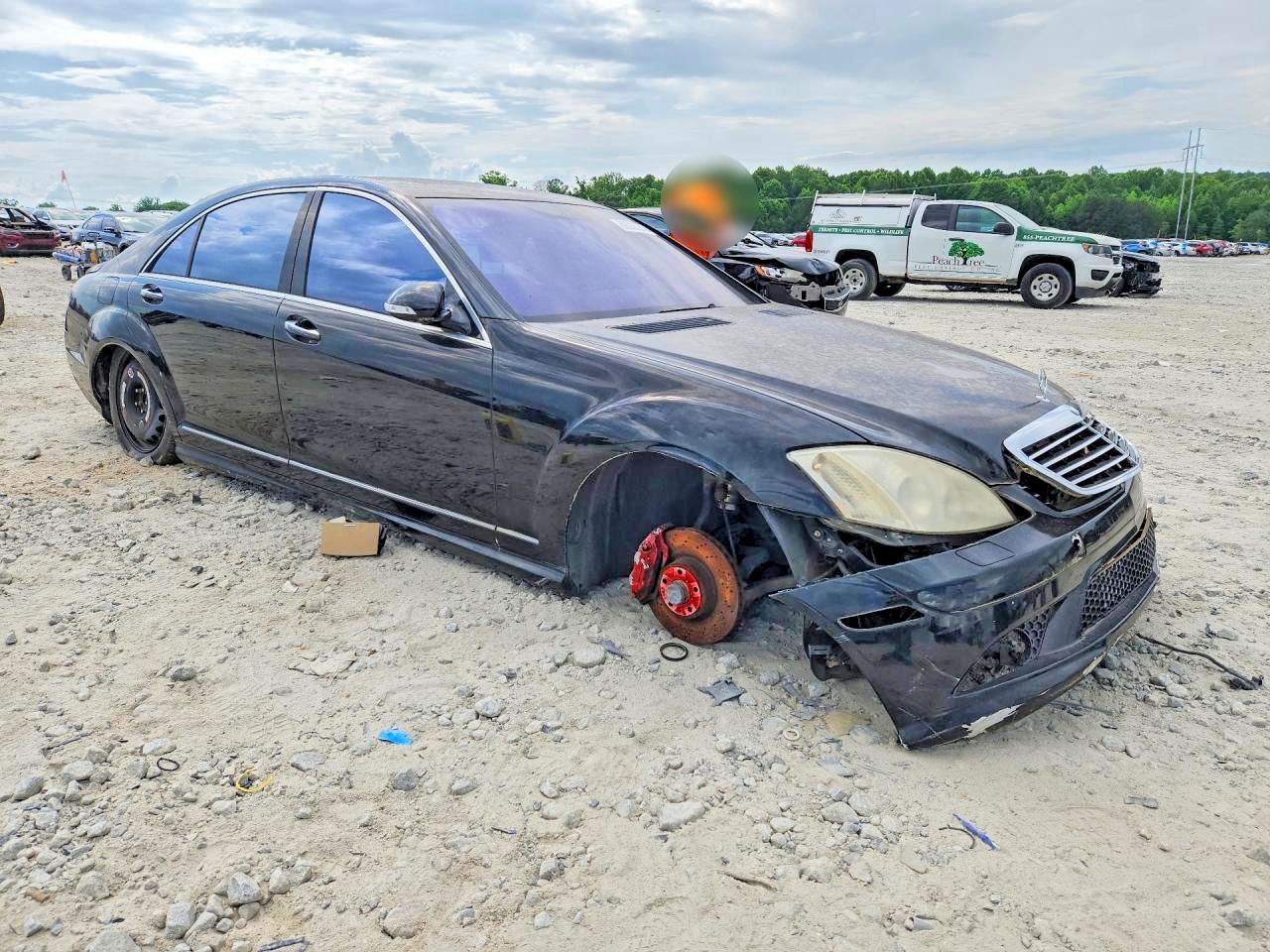 Mercedes-Benz S-Class 550