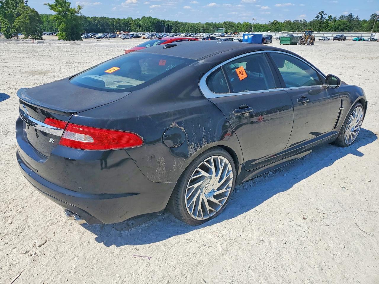 Jaguar XF R