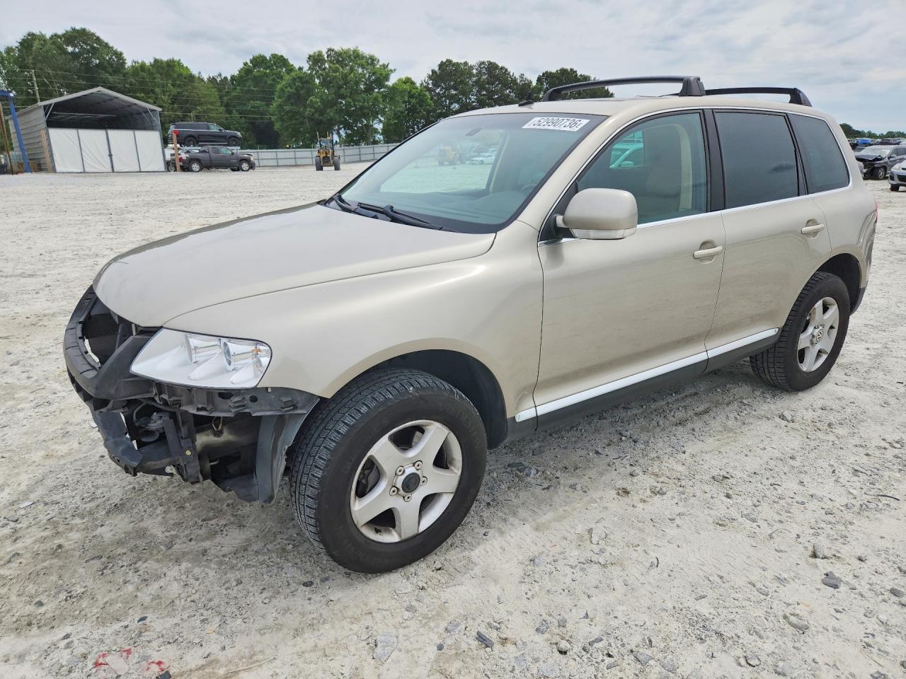 Salvage Volkswagen Touareg Image