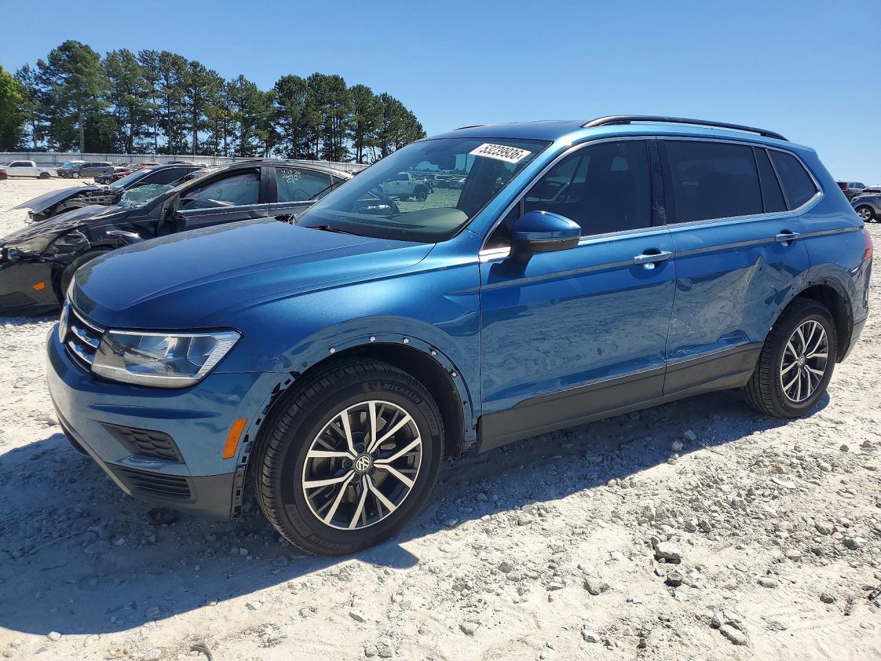 Salvage Volkswagen Tiguan Image
