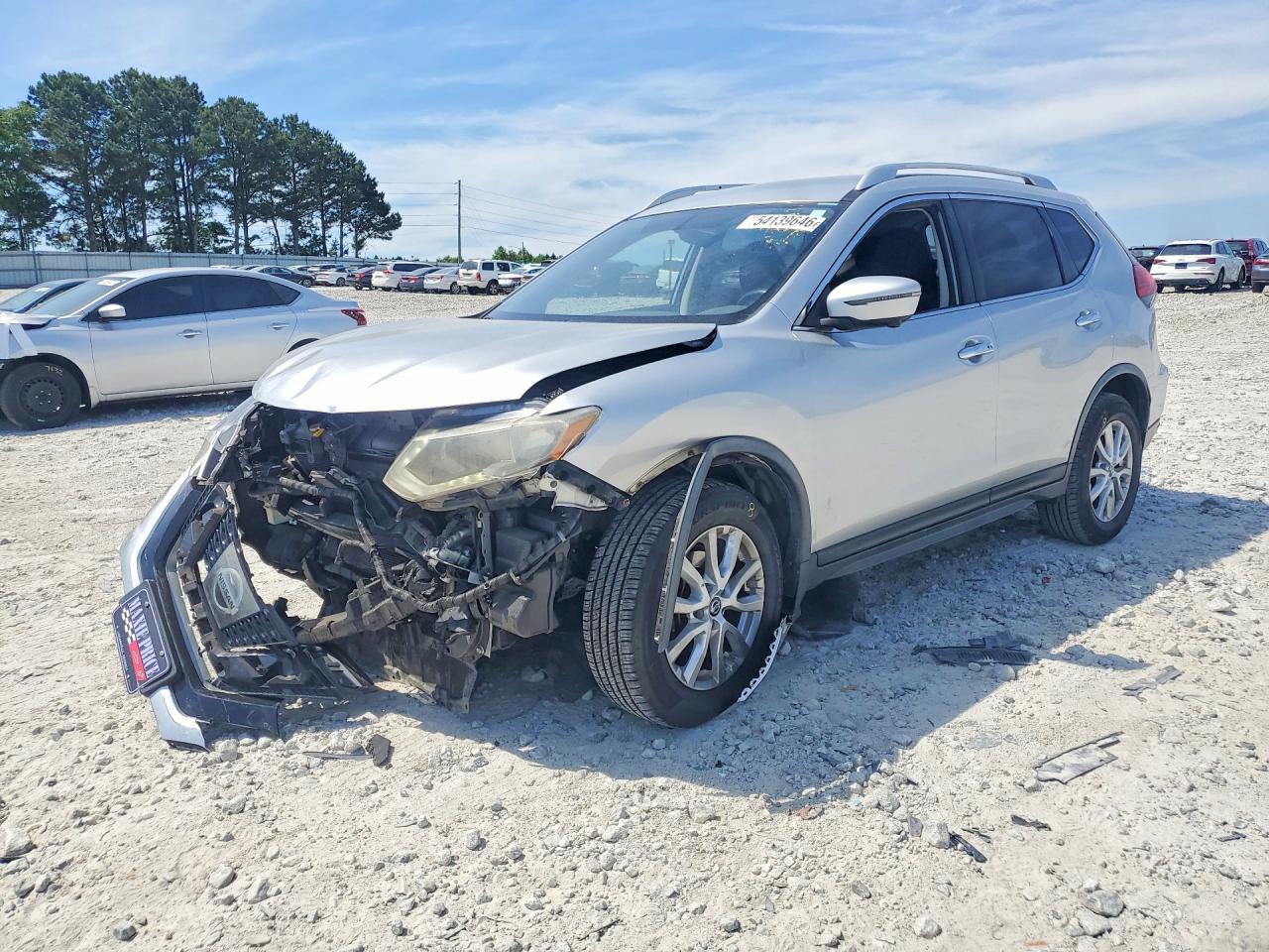 Salvage Nissan Rogue Image