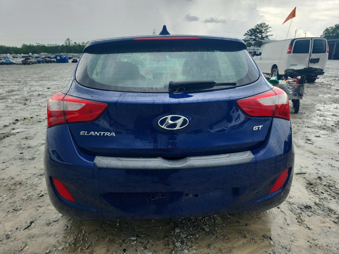 Hyundai ELANTRA Base