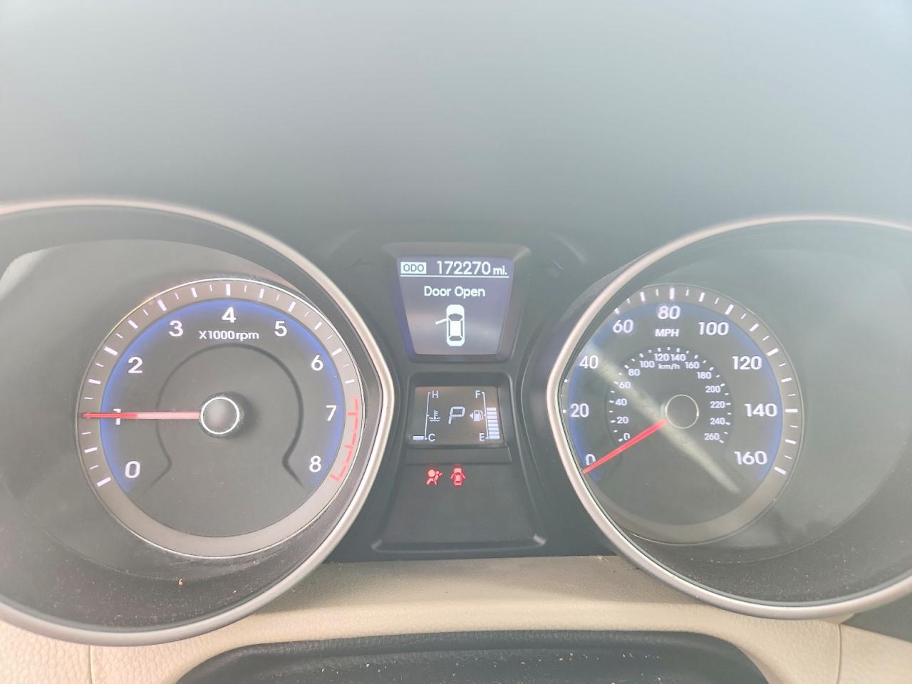 Hyundai ELANTRA Base