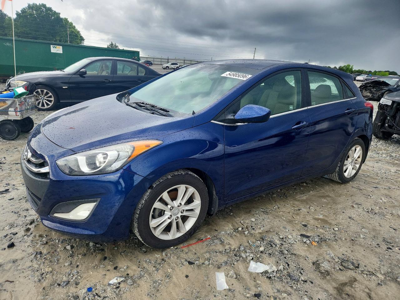 Salvage Hyundai ELANTRA Image