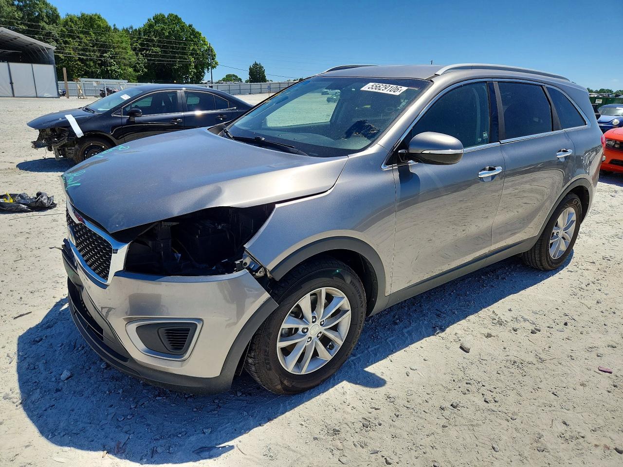 Salvage Kia Sorento Image
