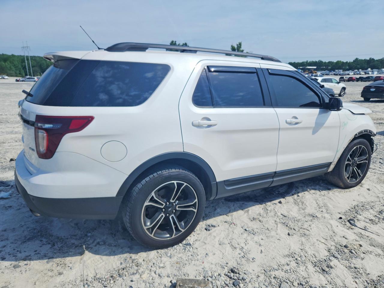Ford Explorer Sport