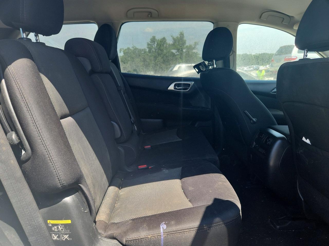 Nissan Pathfinder Sv