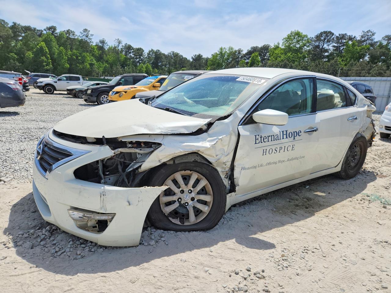 Salvage Nissan Altima Image
