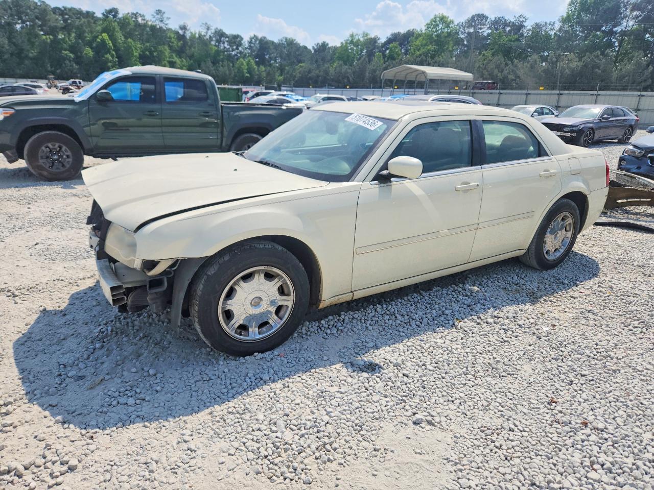 Salvage Chrysler 300 Image
