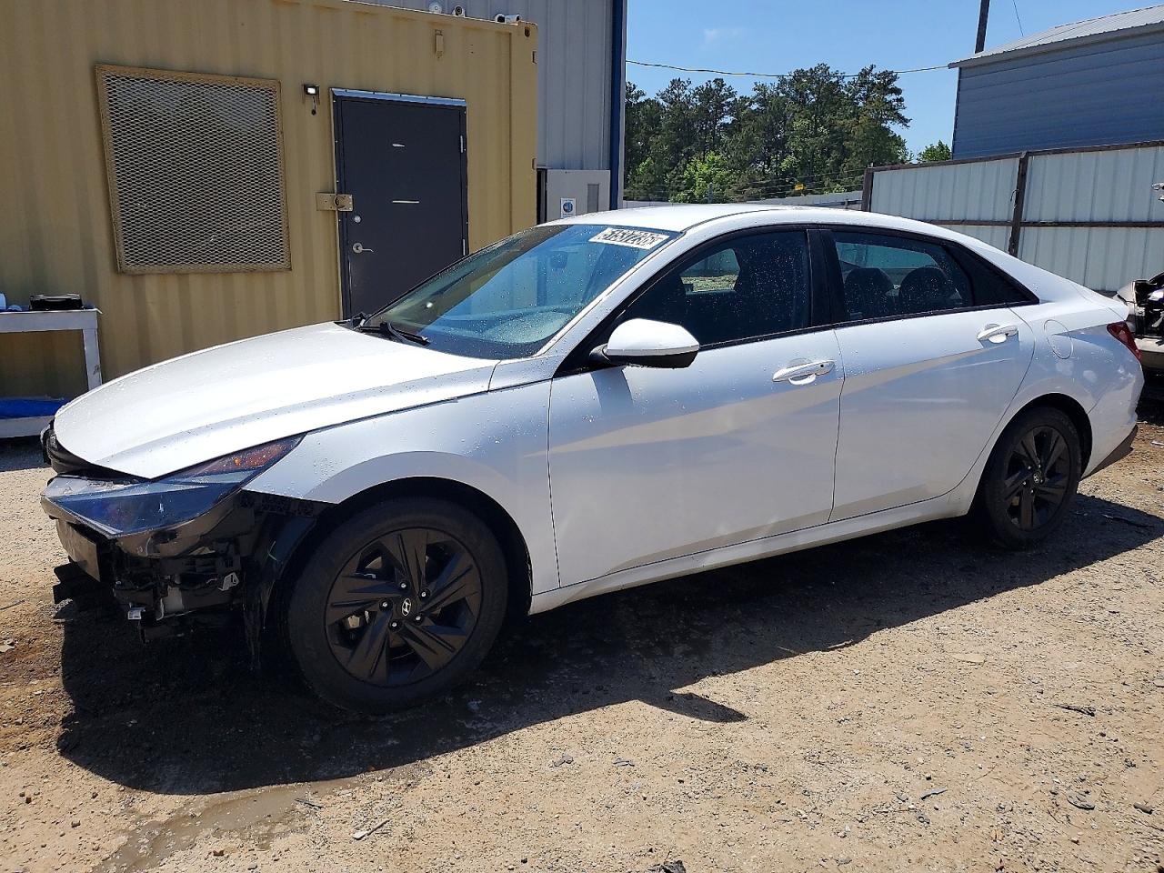 Salvage Hyundai ELANTRA Image