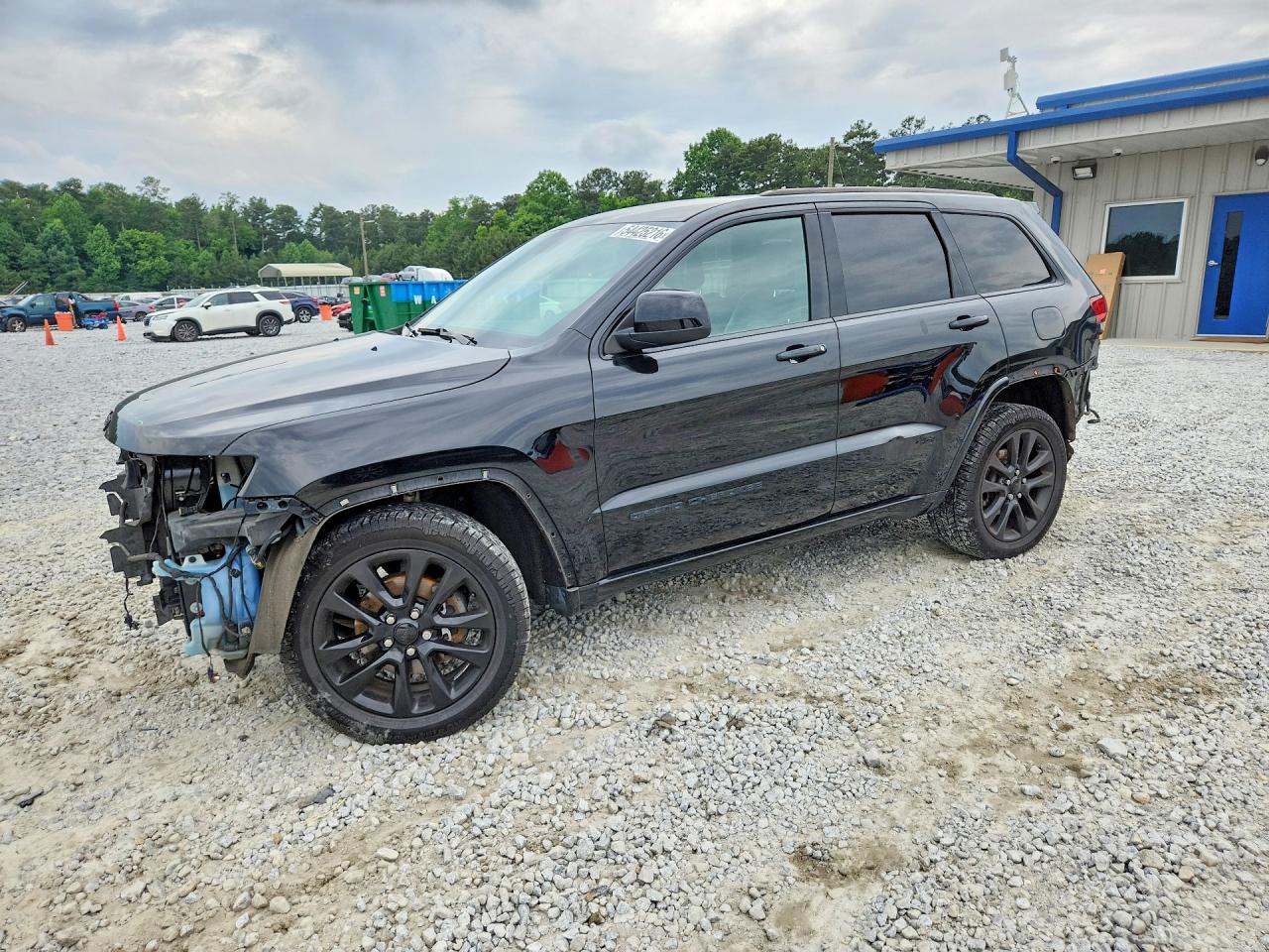 Salvage Jeep Cherokee Image