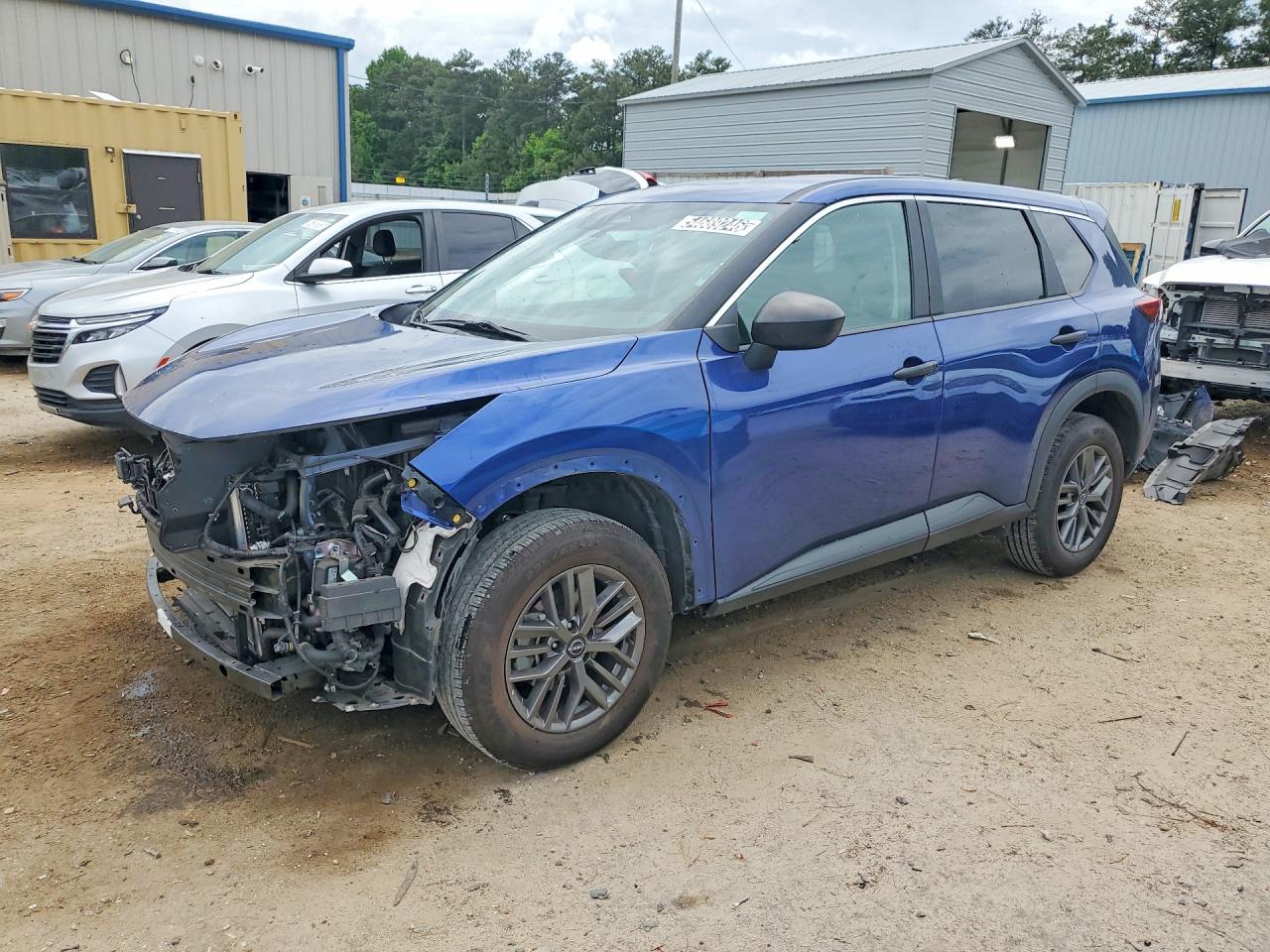 Salvage Nissan Rogue Image