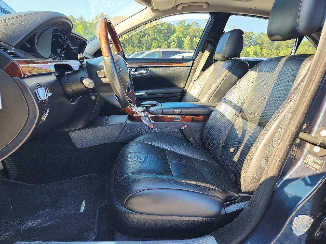 Mercedes-Benz S-Class 550