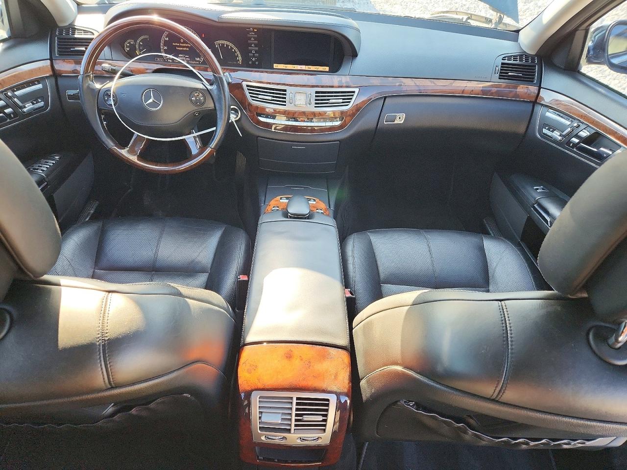 Mercedes-Benz S-Class 550